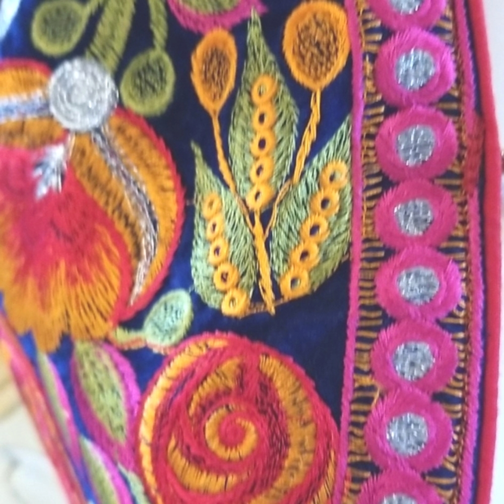 70s FESTIVE Floral Bolero Crop ARTSY OOAK Eclectic Embroidery Handmade Vest 32" - Picture 4 of 12